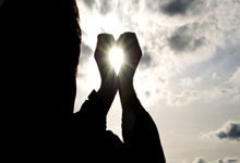 NG体育:“汉马+樱花”双IP联动:7.1万游客涌入武汉,赛事流量激活近3亿消费增量.